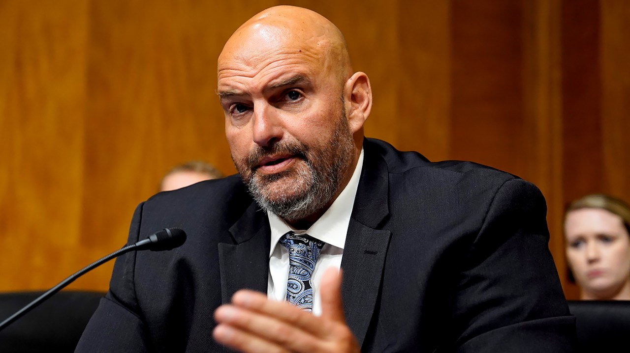 John Fetterman hablando sobre divisiones en el Partido Republicano
