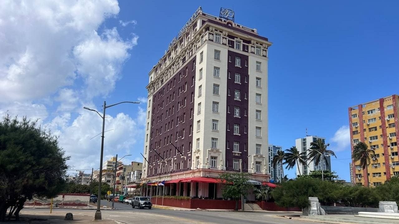 Edificio gubernamental representando el contexto de tensiones entre Cuba y Estados Unidos por las nuevas sanciones