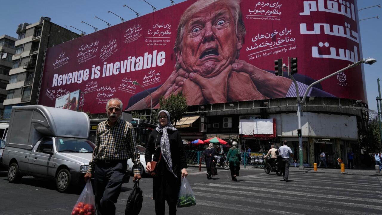 Donald Trump durante una conferencia de prensa sobre negociaciones con Irán.