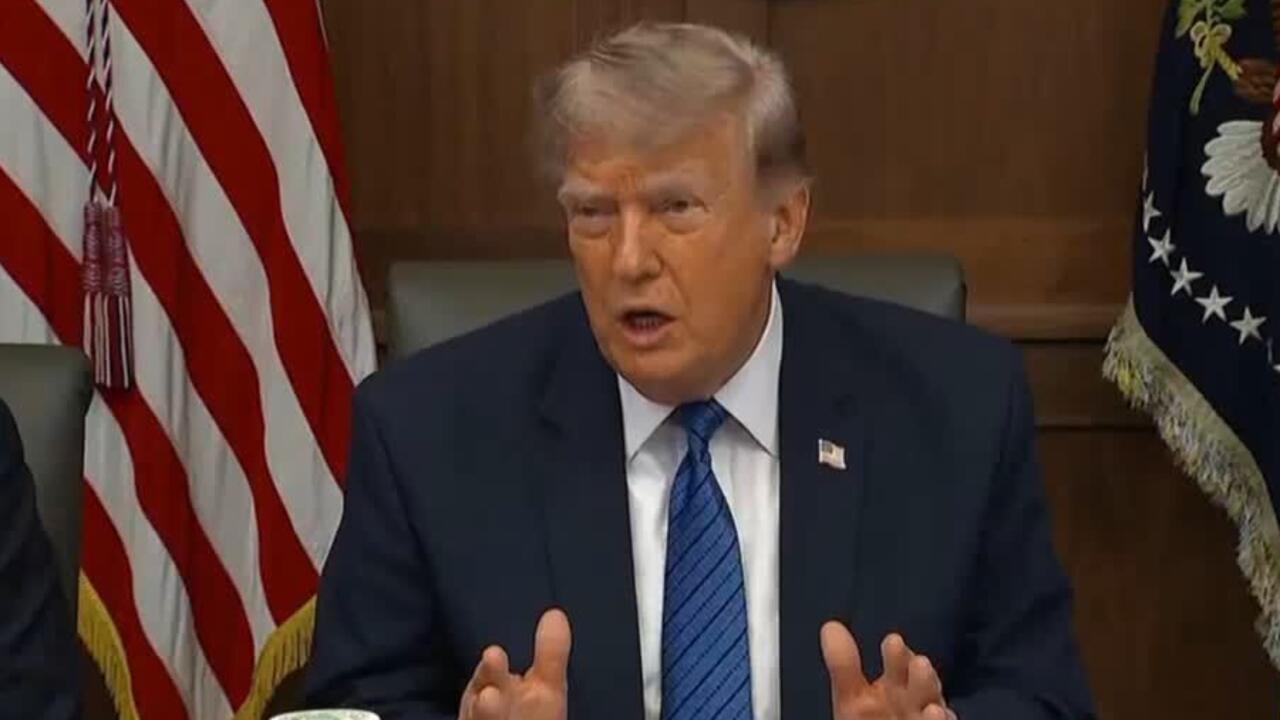 Donald Trump anunciando la suspensión del ataque a Irán.