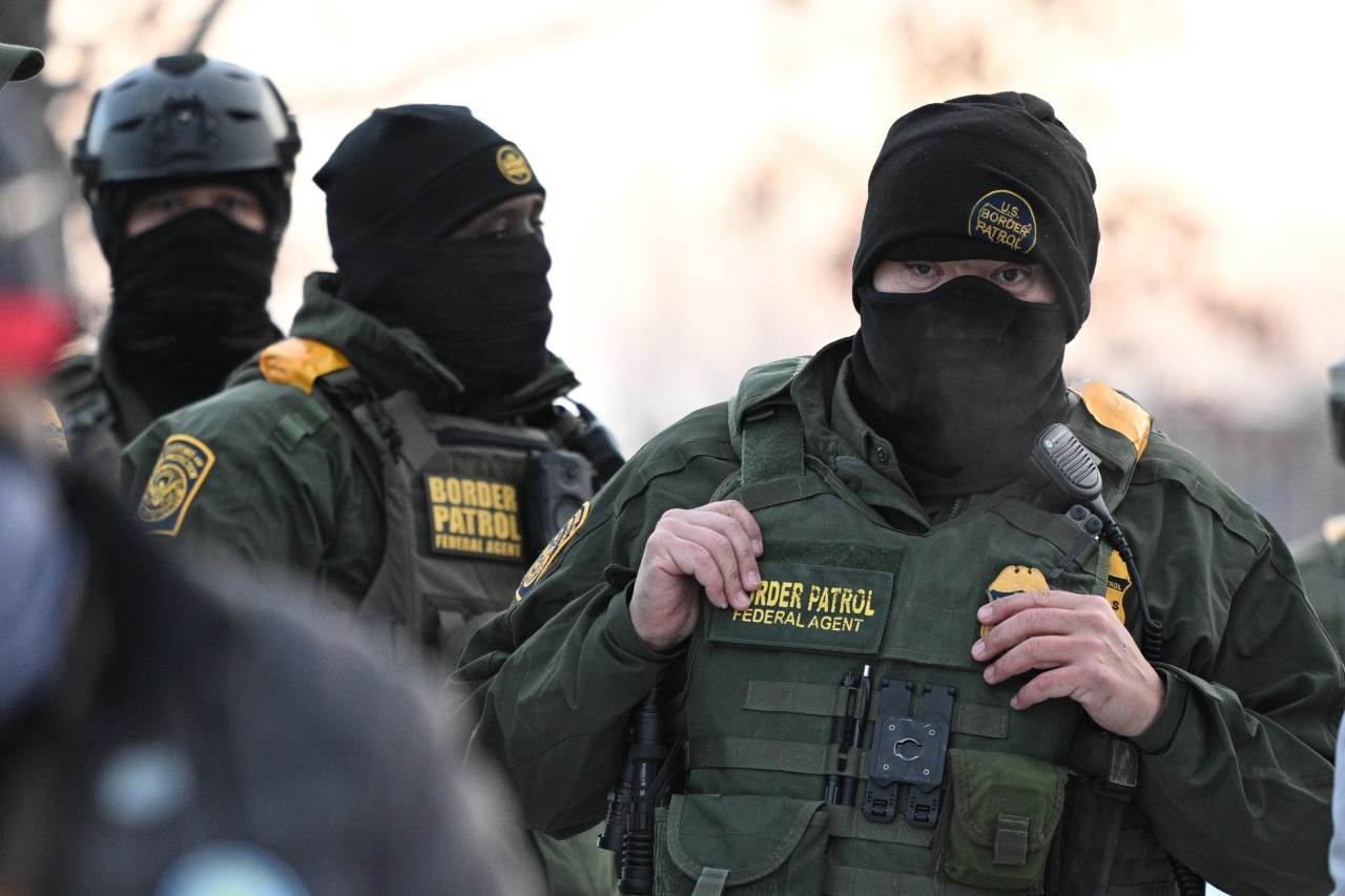Protesta en Minnesota vigilada por agentes federales