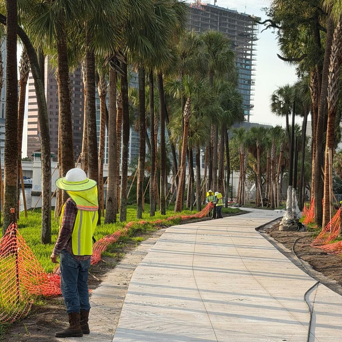 Construcción del tramo West Riverwalk en la Universidad de Tampa.