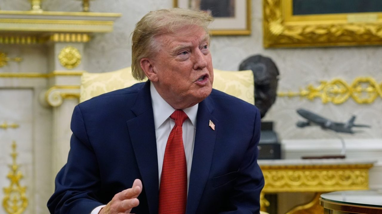 Donald Trump vota por correo en las elecciones primarias de Florida.