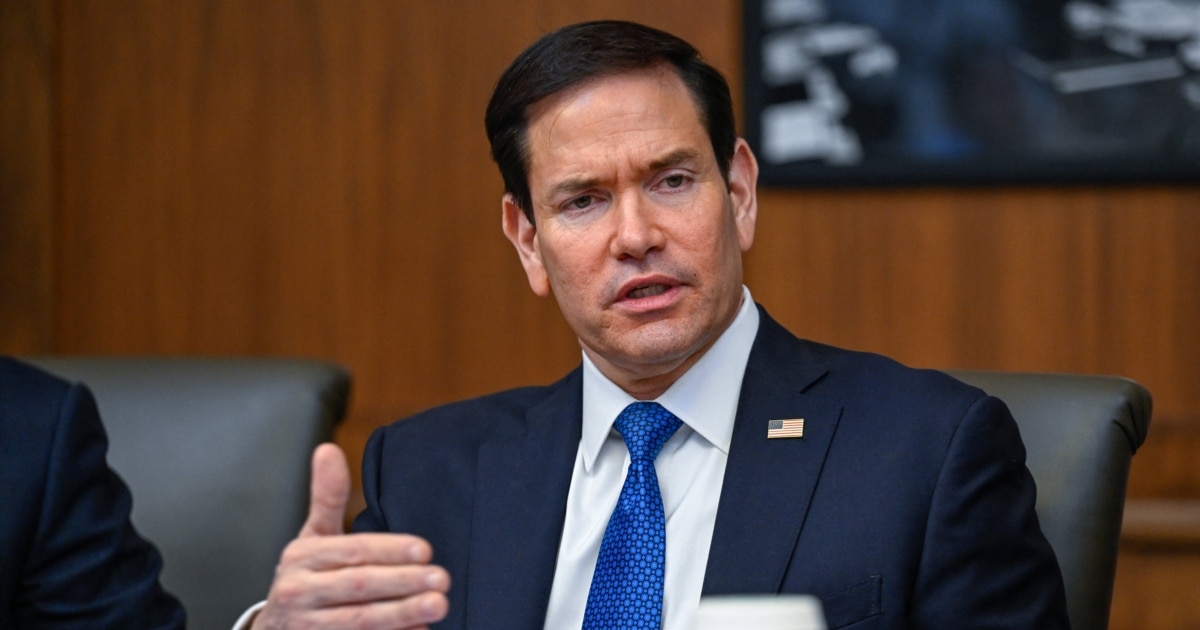 Marco Rubio hablando sobre las sanciones a Cuba.