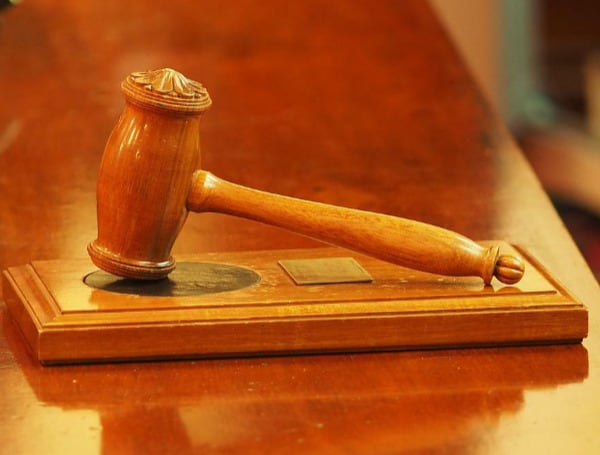 El Departamento de Justicia demanda corte municipal de Ohio por prohibición de arrestos migratorios