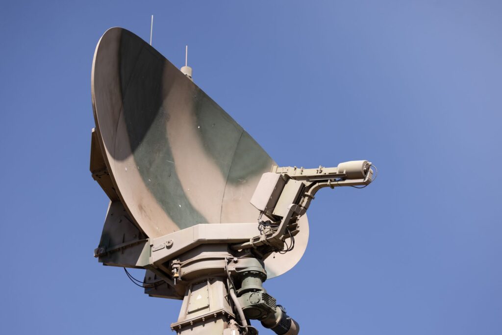 Ataques iraníes causan daños millonarios a sitios de inteligencia de EE.UU.