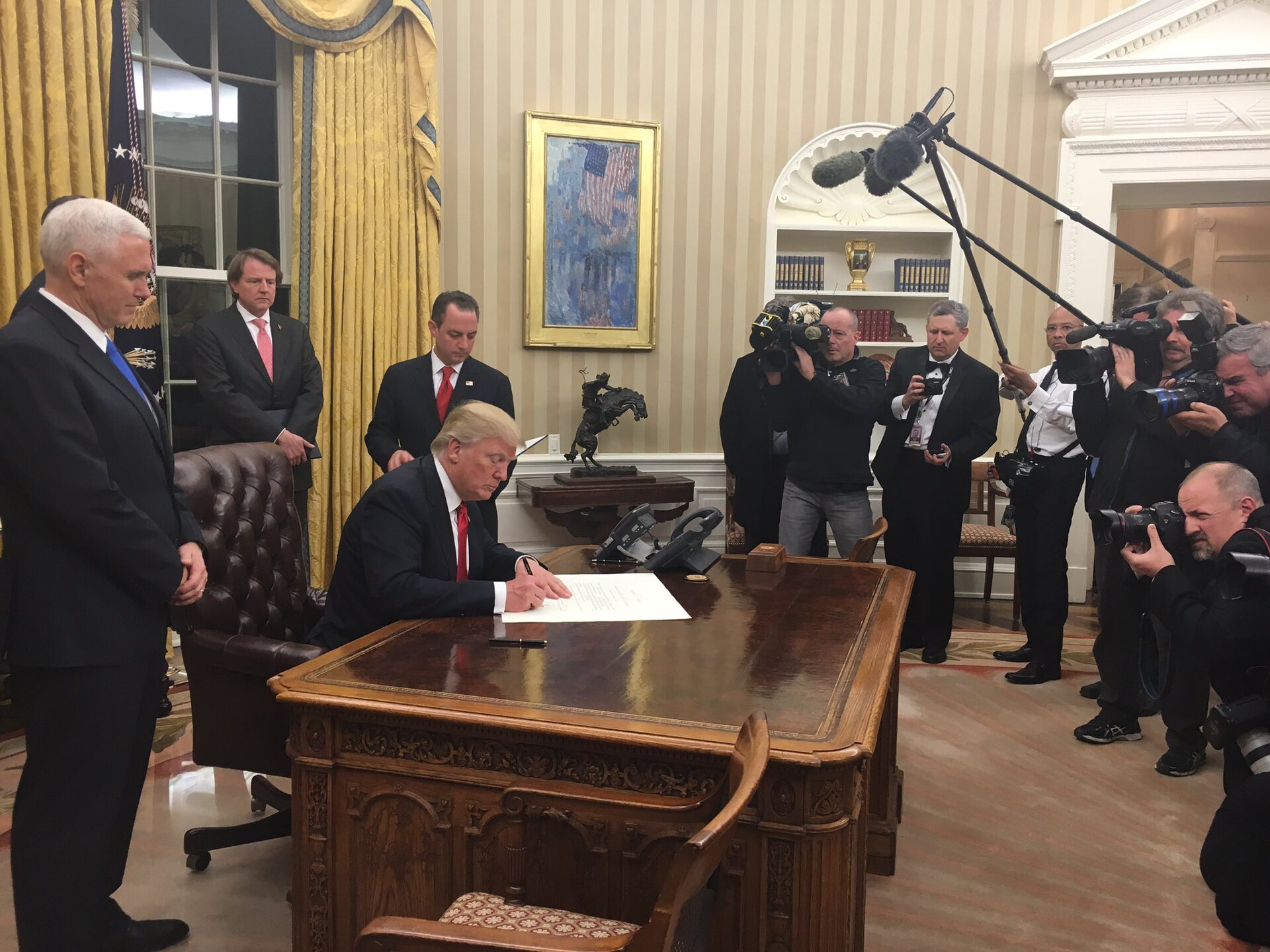 Trump reducirá ejercicios militares con Corea del Sur tras negativa a apoyar política en Irán