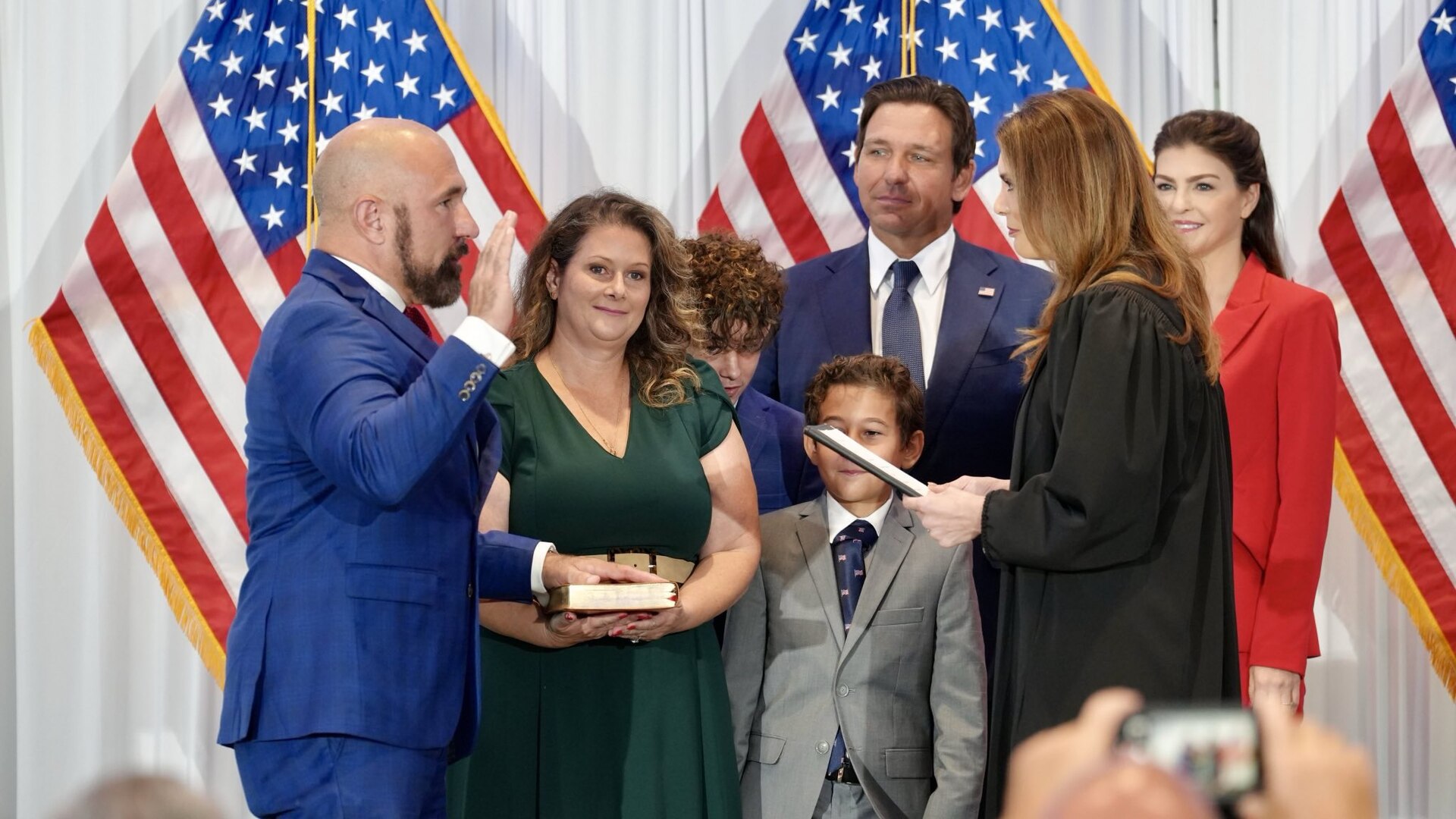 Jay Collins durante un evento de campaña en Florida.
