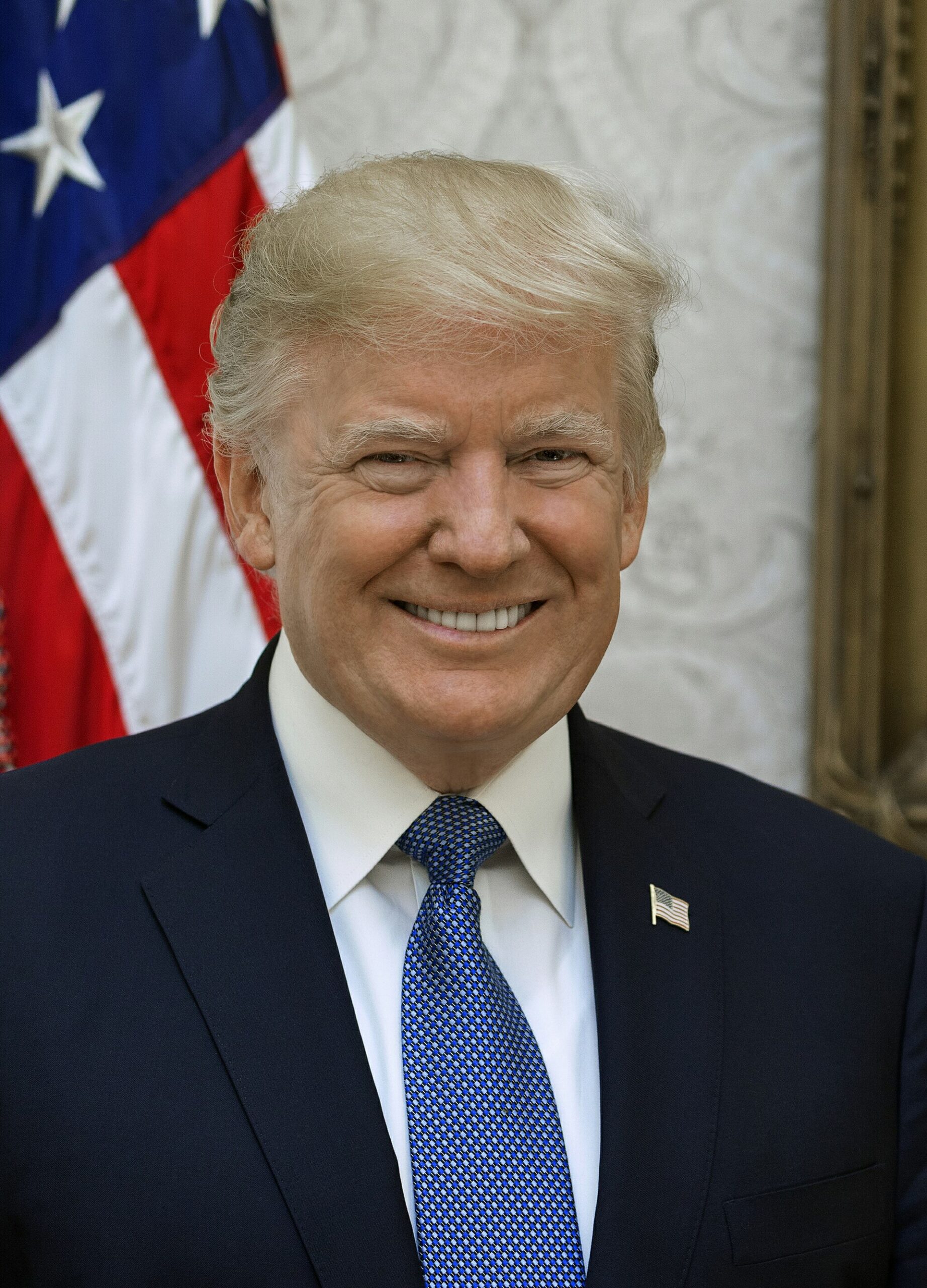 Donald Trump anuncia suspensión de ataques a Irán tras acuerdo preliminar.