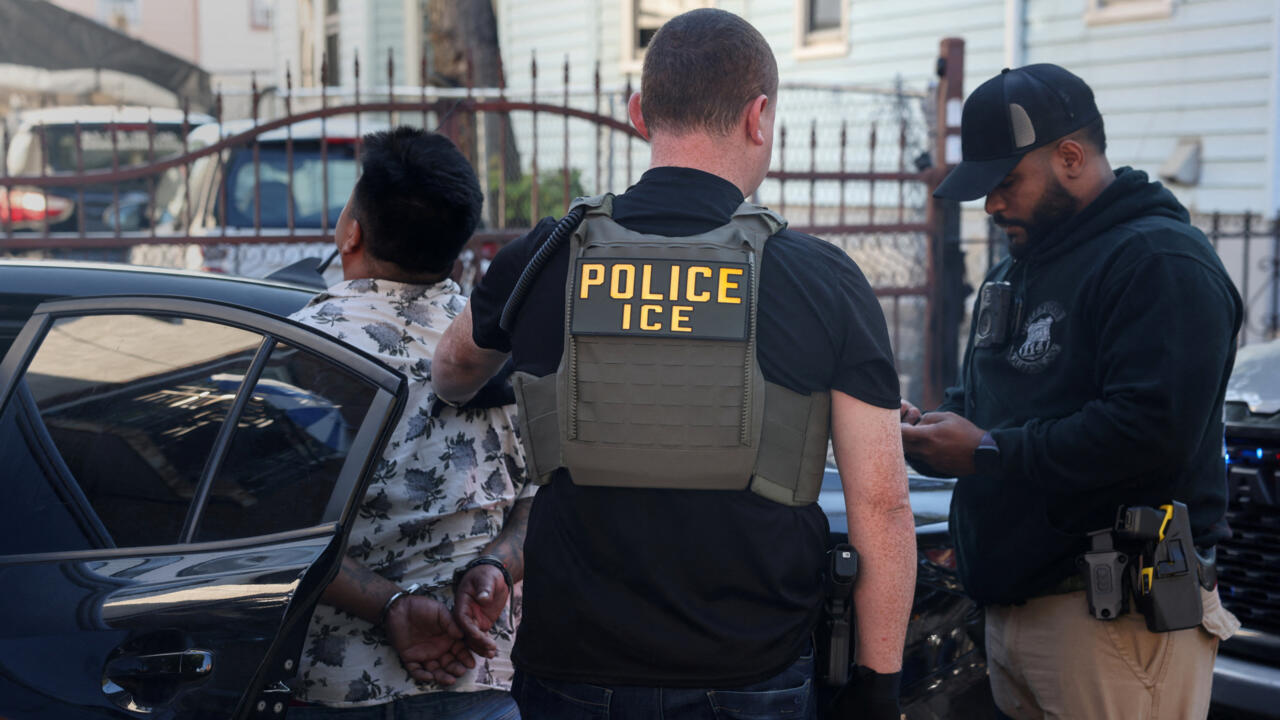 La Corte Suprema de EE. UU. revisa la política de detención obligatoria de inmigrantes de Trump